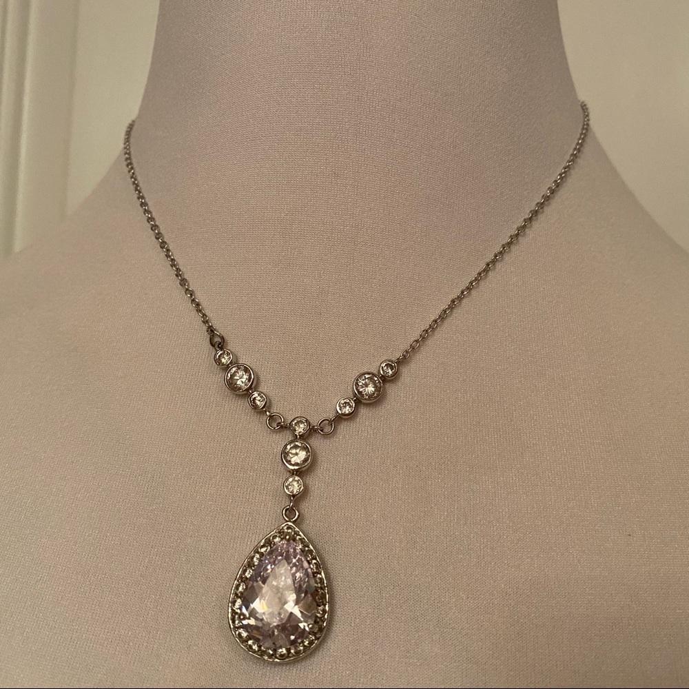 NECKLACE STERLING SILVER 925 17” CRYSTALS PEAR SHAPE PENDANT BLING SPARKLE